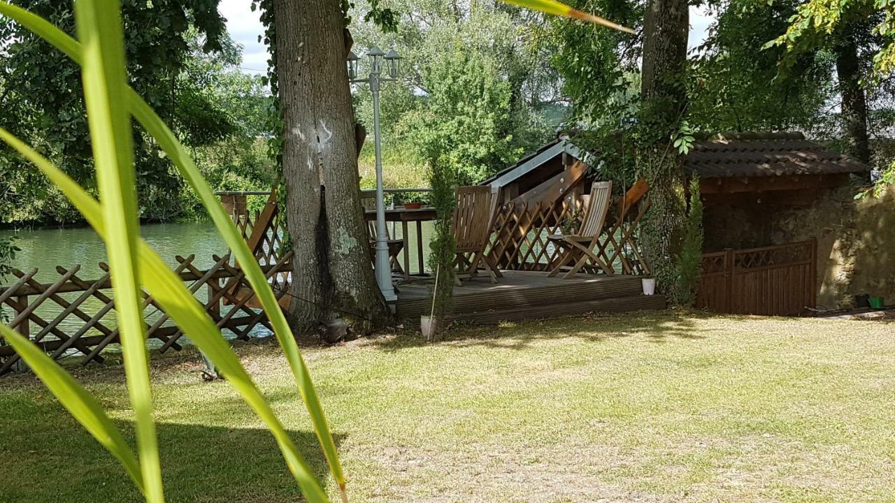 Manoir Des Turets Bed & Breakfast Yvre-l'Eveque Exterior photo